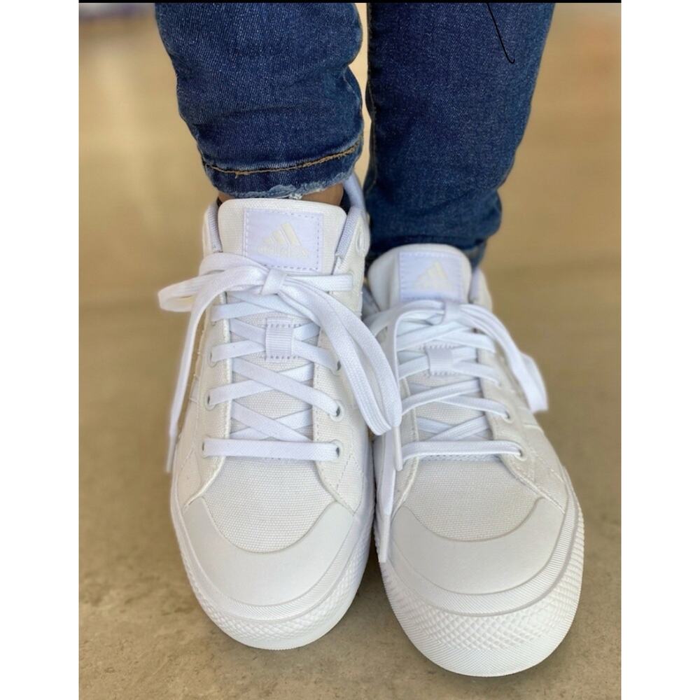Adidas Bravada 2.0 Womens White Athletic Running Platform Shoes Sneakers 8.5
